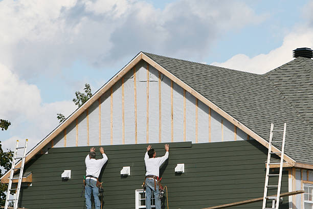 Professional Emergency Siding Repair technician working in Bordentown, NJ